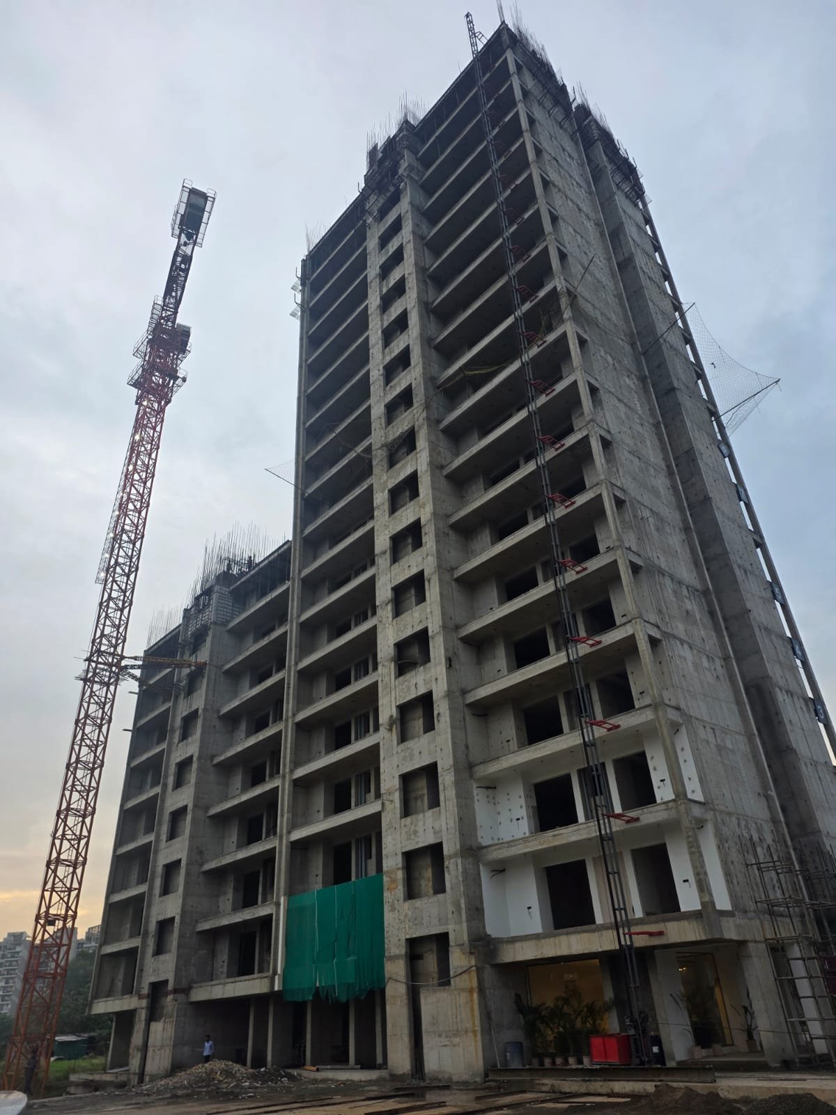 Roseró Elena on-site construction activity