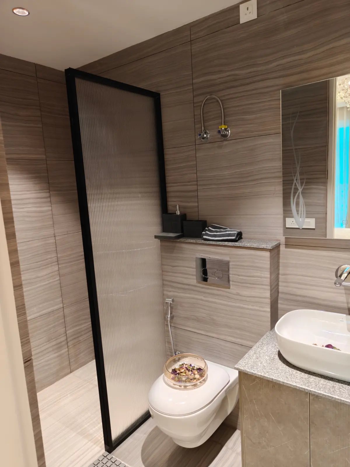 Roseró Elena premium washroom